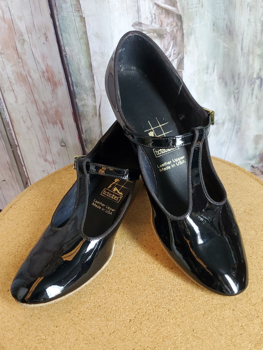 Tictactoes 9.5 N Patent Leather Shoes USA made. Rare And Out Of Production.